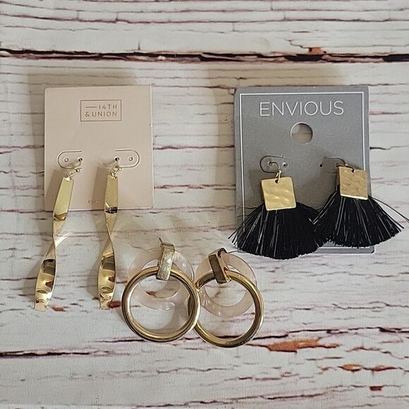 Bundle of Three Pears of Goldtone Earrings NWOT - Picture 6 of 6